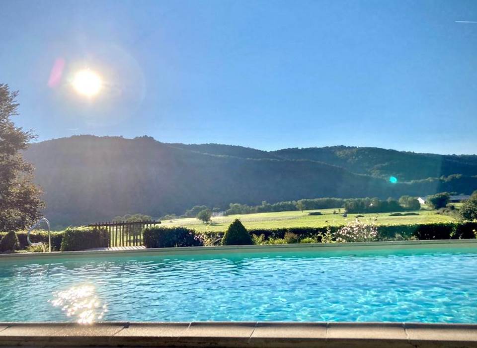 grande piscine sécurisée