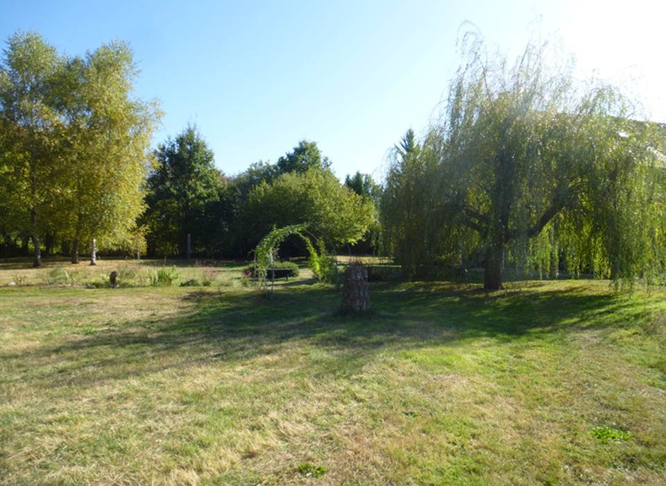 Extensive gardens