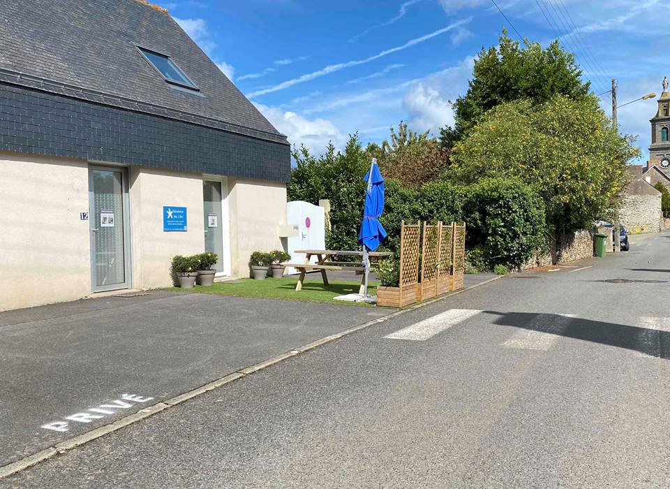 Re´sidence des 3 i^les_Binic-Etables sur mer_Vue eglise