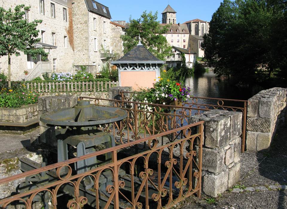 Eymoutiers : petite cité de caractère
