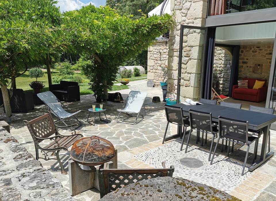 Espaces extérieurs de la chambre d'hôtes