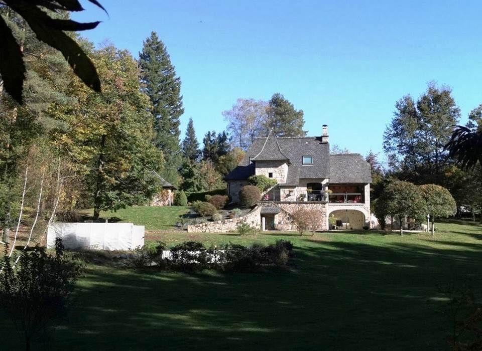Vue sur la maison et le potager