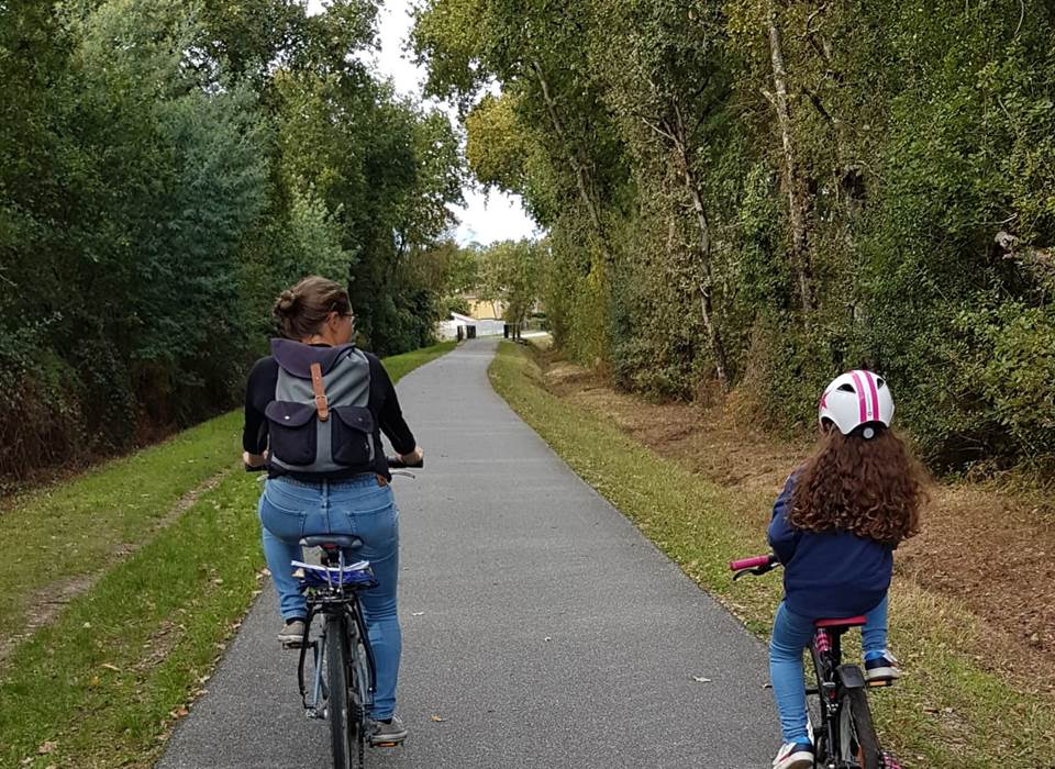 Faire du vélo en famille ou entre amis toute l'année sur la Vélodyssée à 300 m de la
