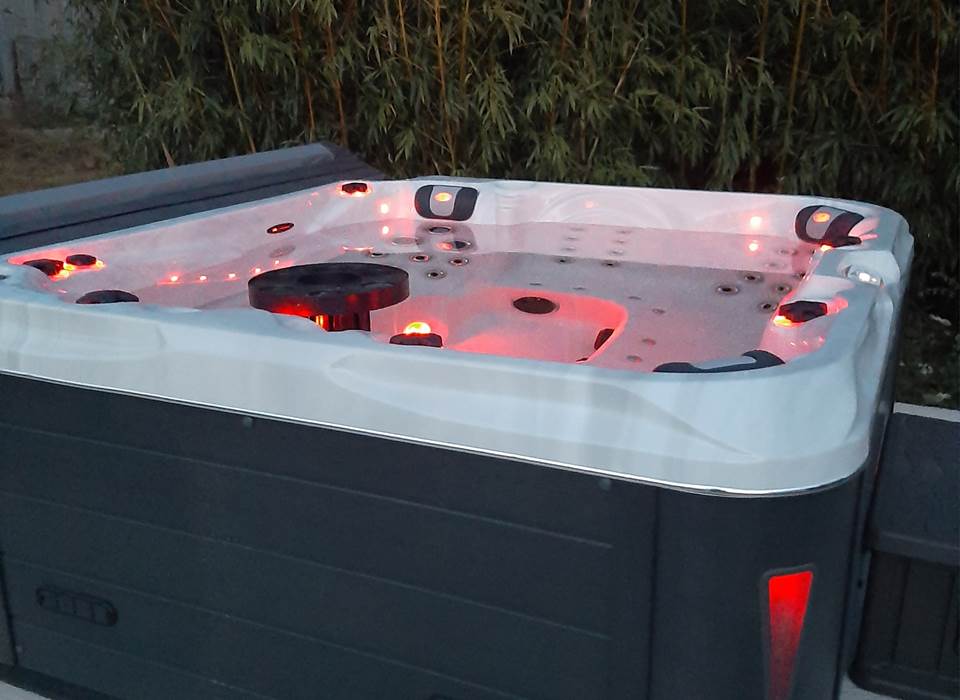 SPA / Jacuzzi extérieur
