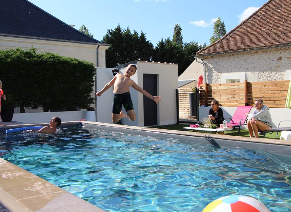 piscine_famille_gite_sarthe_hameau_des_deux_ailes