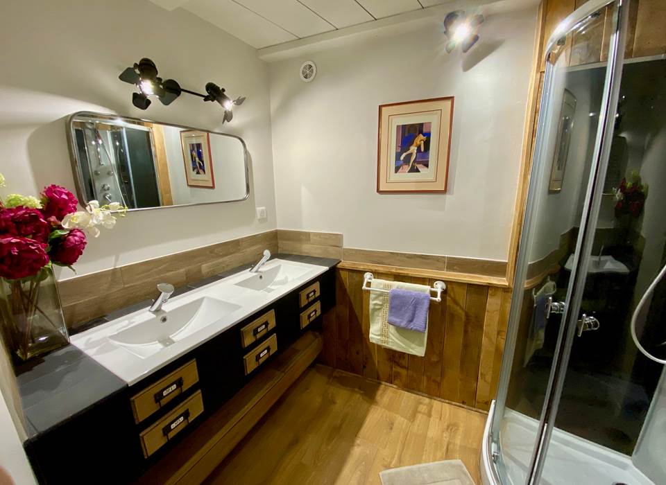 Cabane insolite et Jacuzzi