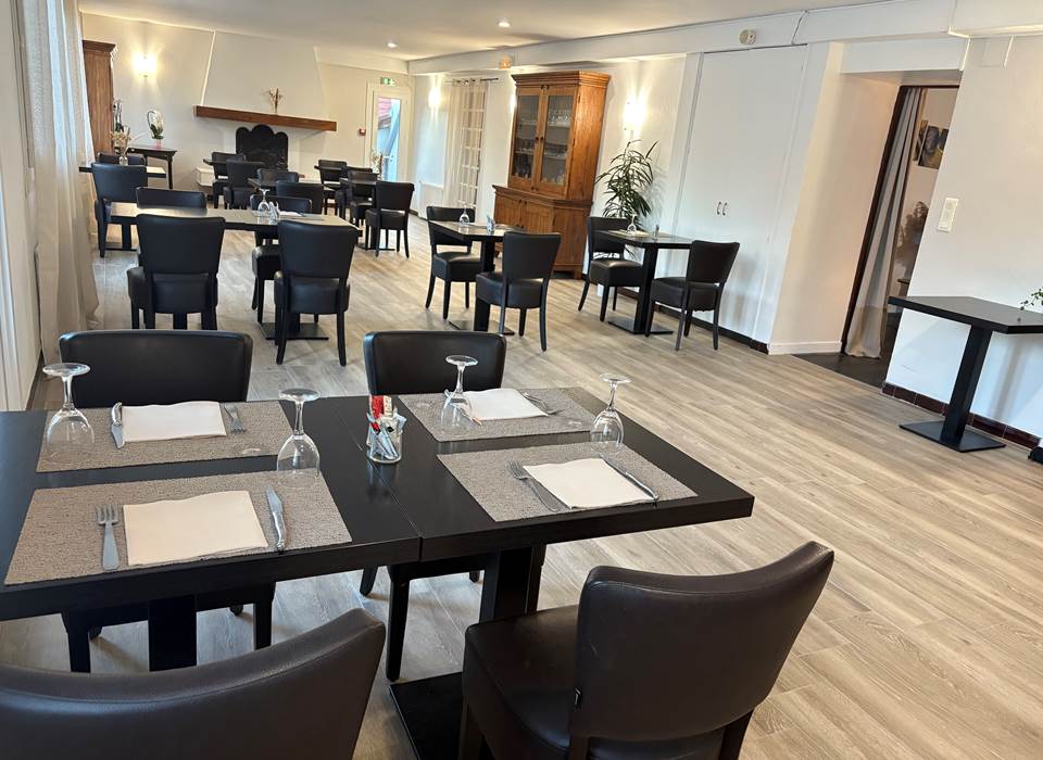 SALLE DE RESTAURANT