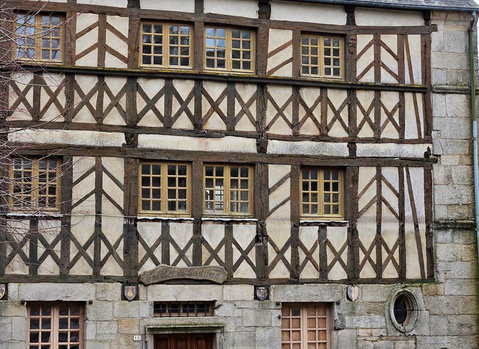 Promenade dans les rues de Moncontour