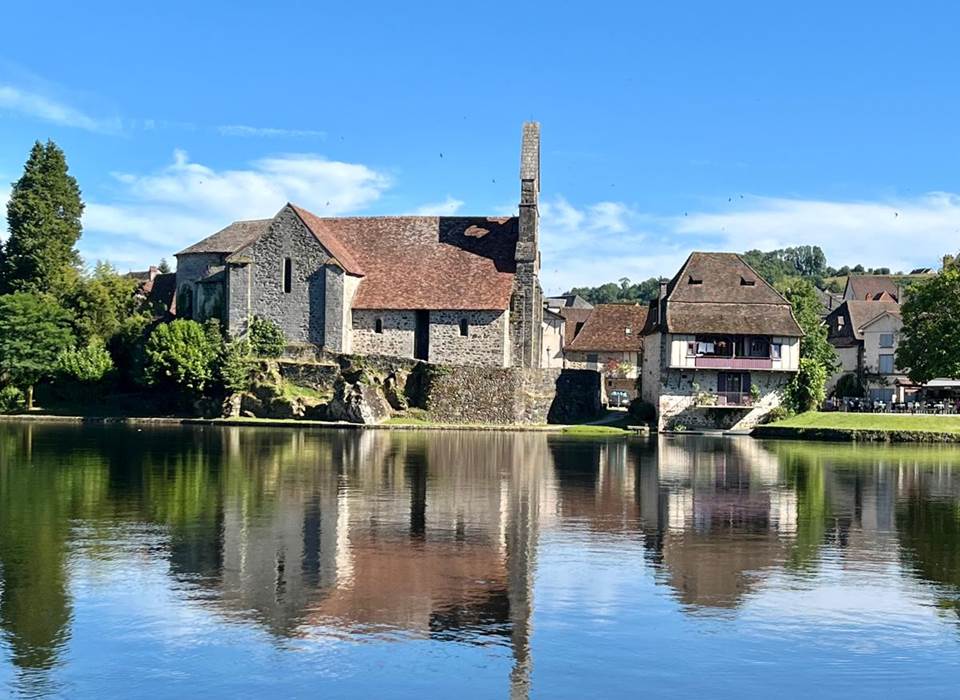 Alentours du Petit Camping - Vue sur Beaulieu et la Dordogne