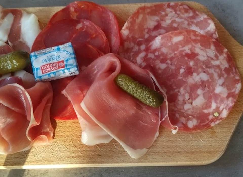 Petite planche de charcuterie