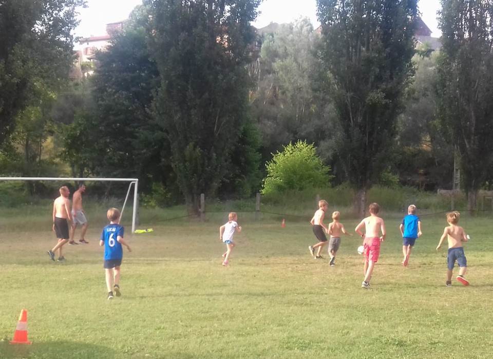 LE-HAMEAU-DES-GENÊTS-Football
