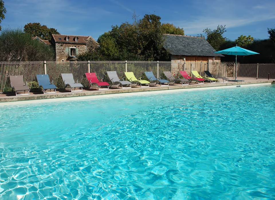 piscine-exterieur-detente-groupe