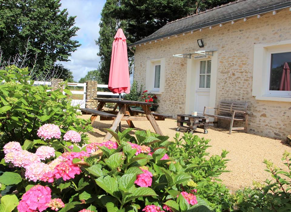 cours_gite_maisonnette_sarthe_hameau_des_deux_ailes