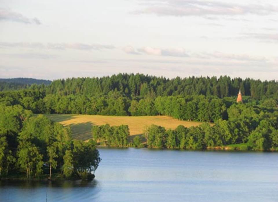 Tout près de la ferme : le lac de Vassivière