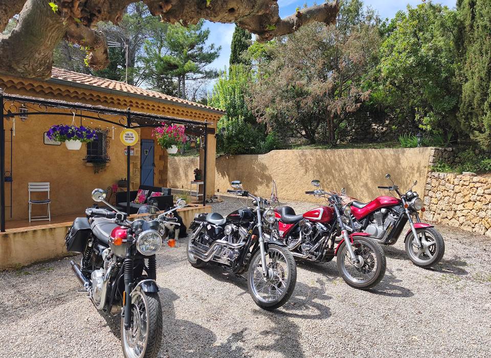 Relais motard var