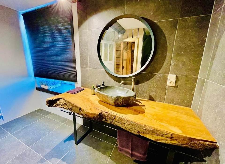 Manoir de Sterpigny, château-ferme: 2 ème salle de bain