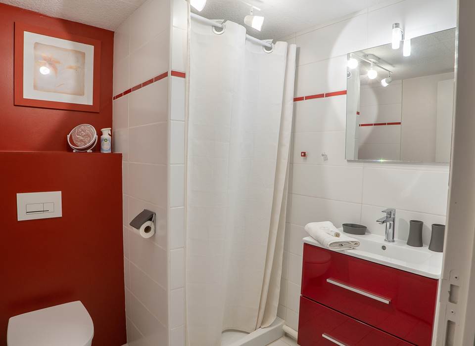 La Vieille Maison de Pensol - salle de bain privative