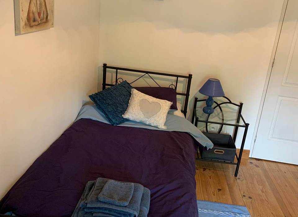Single Bedroom in Poppies