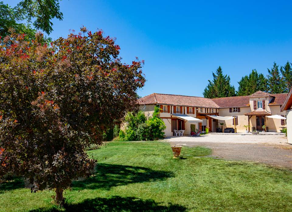 La maison vue de plus loin
