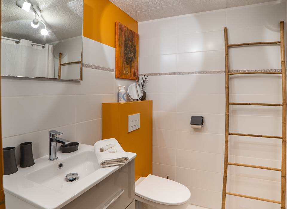 La Vieille Maison de Pensol - salle de bain privative