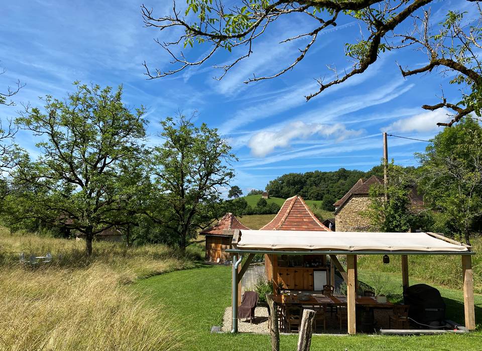 Petit Camping - vue sur le coin de repas