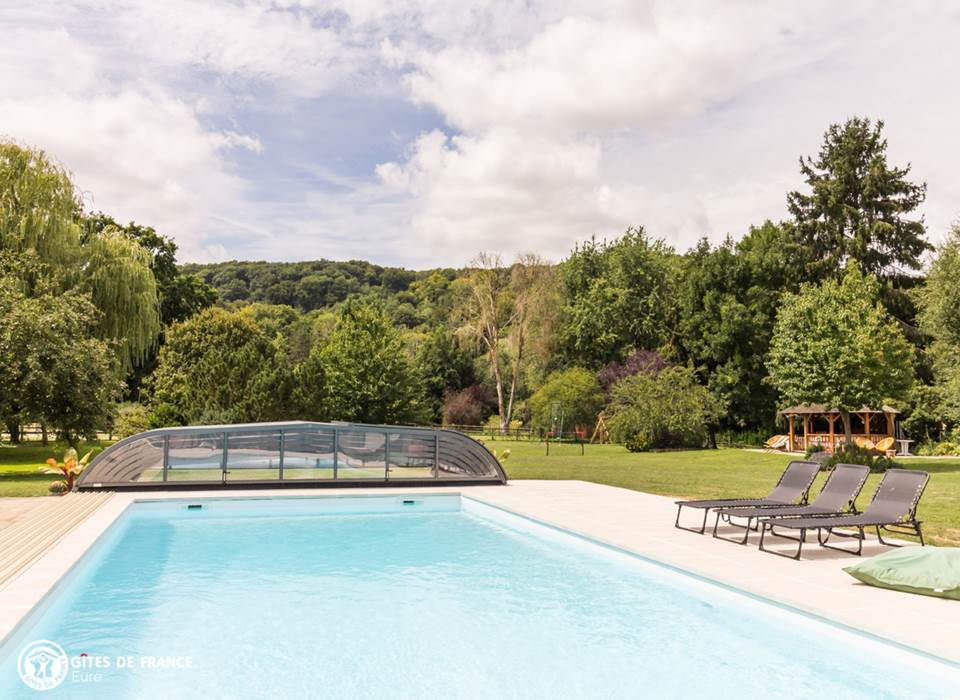 La piscine couverte et chauffée