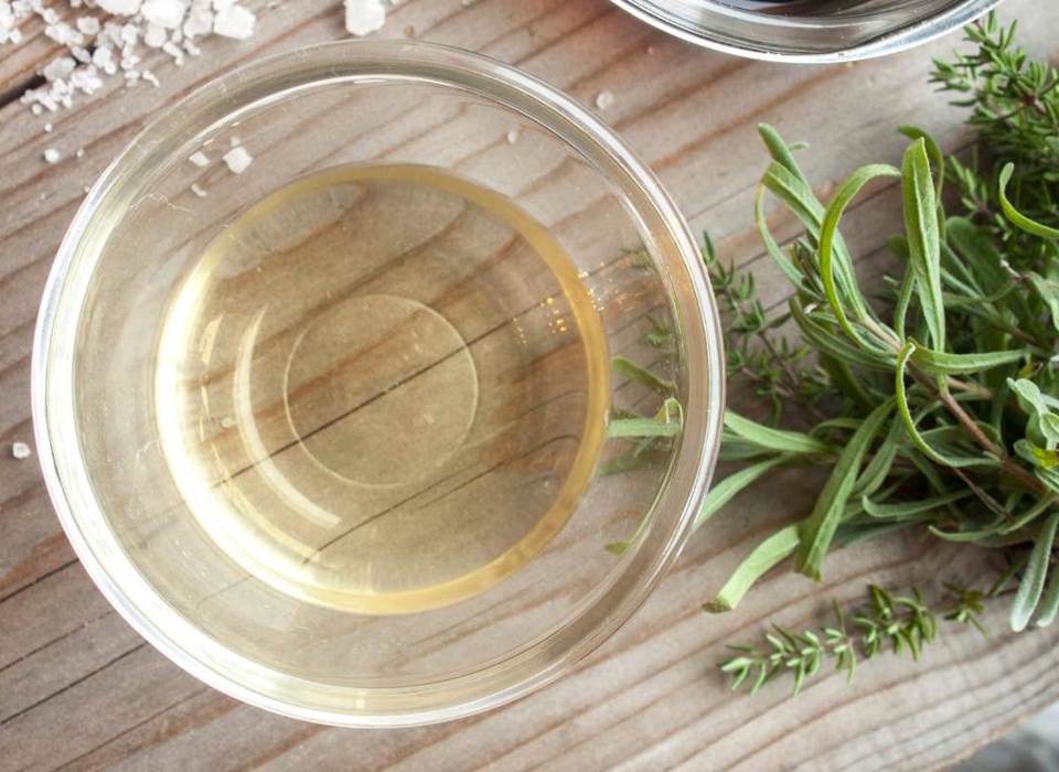 Vinaigre et herbes aromatiques