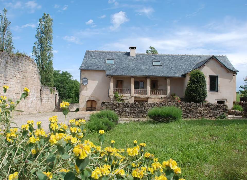 maison-de-pervinquieres-exterieur
