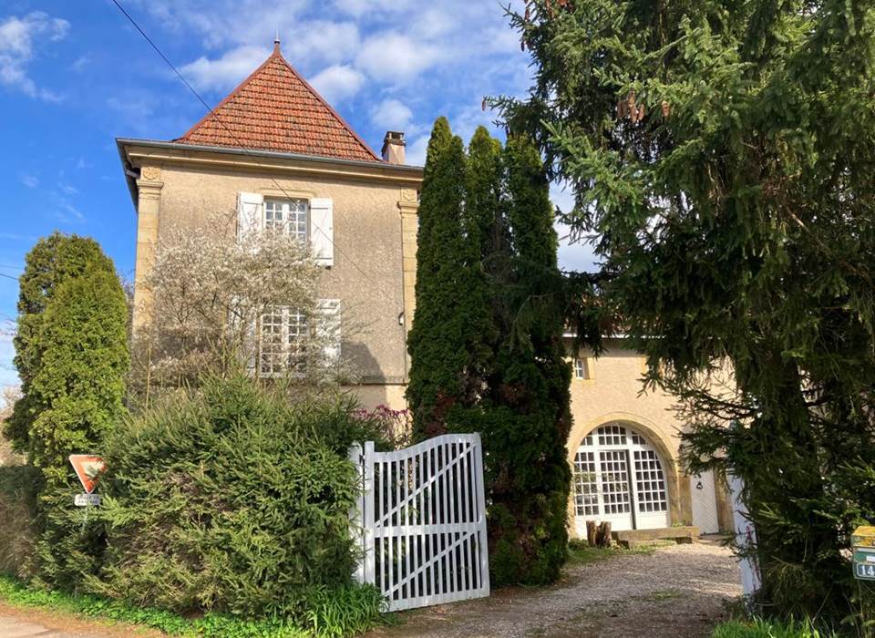 Façade du Gîte l'Echappée Belle