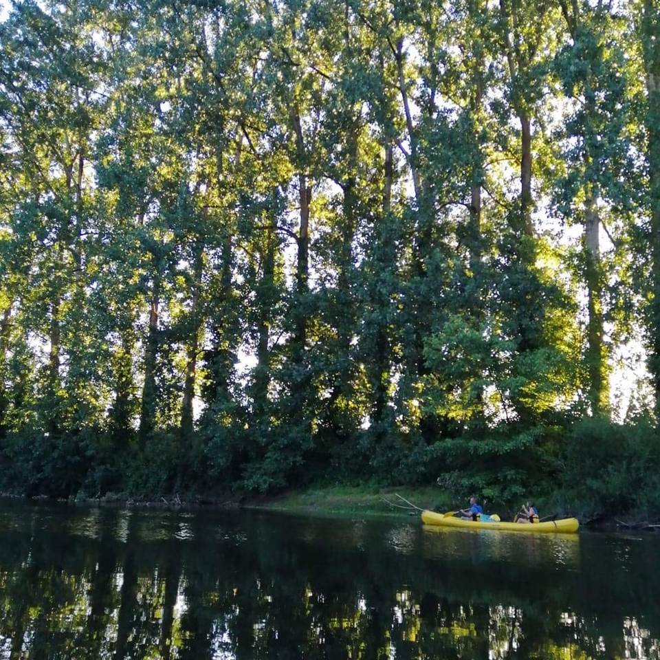 Mi ombre, mi soleil sur la Vézère avec Canoë Family