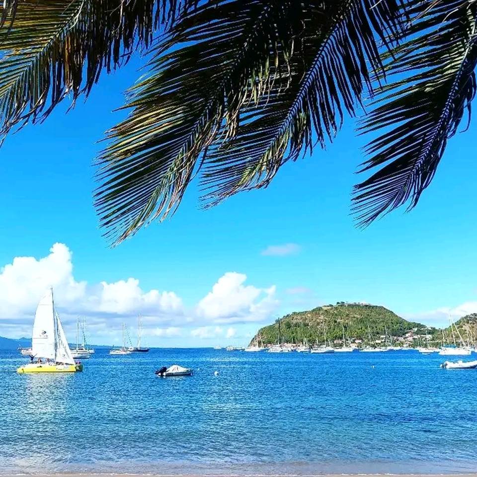 balade-catamaran-les-saintes