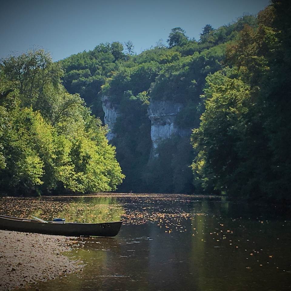descente en canoë sur la Vézère, sauvage et tranquille