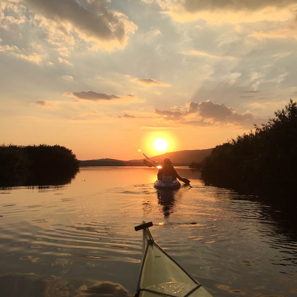 Abbartello kayak Corse, embouchure du Taravo au coucher du soleil