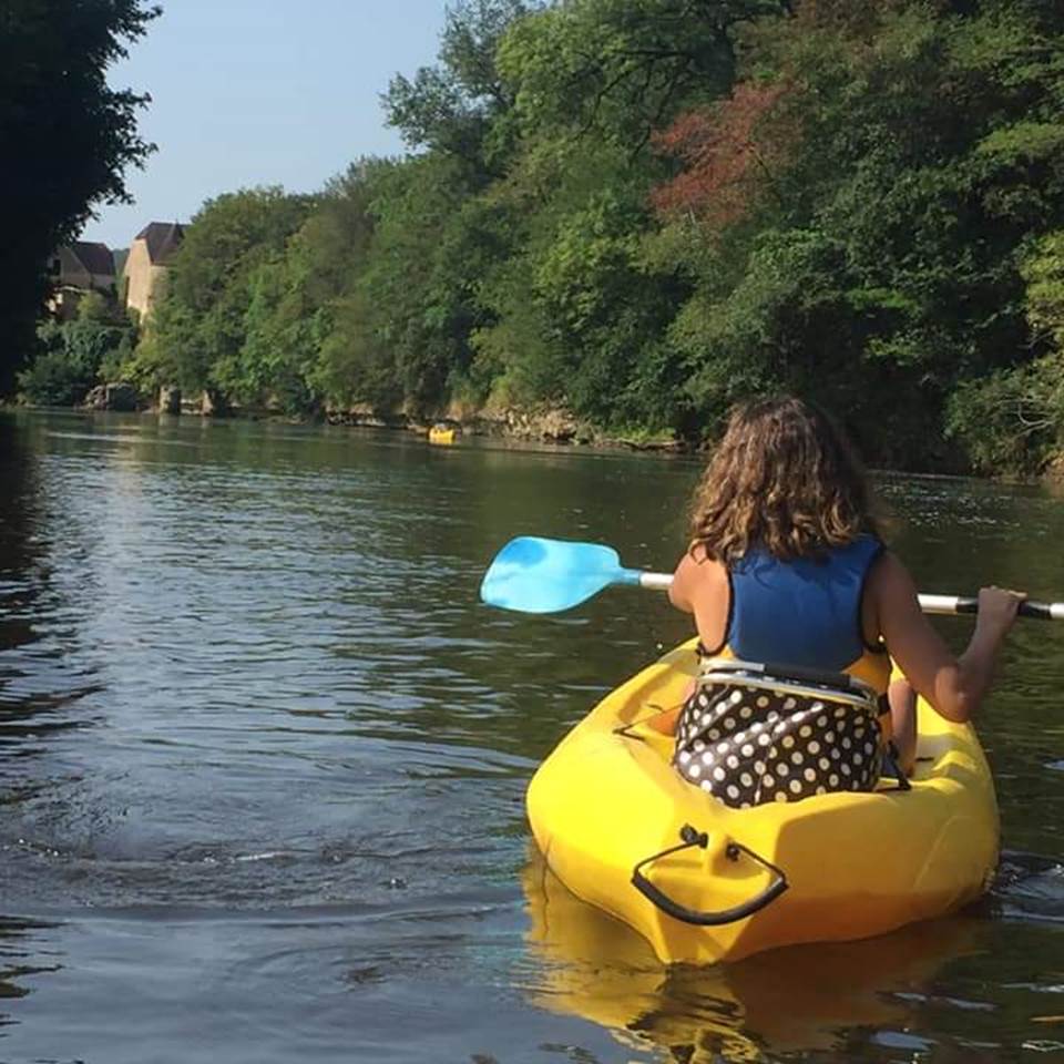 Kayak sur la vézère canoë family
