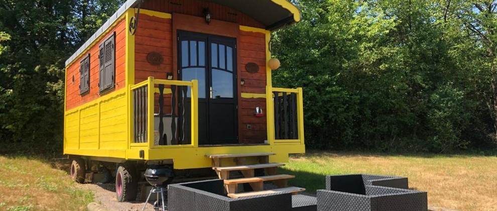la roulotte des amoureux, un hébergement insolite en moselle tout prét de thionville