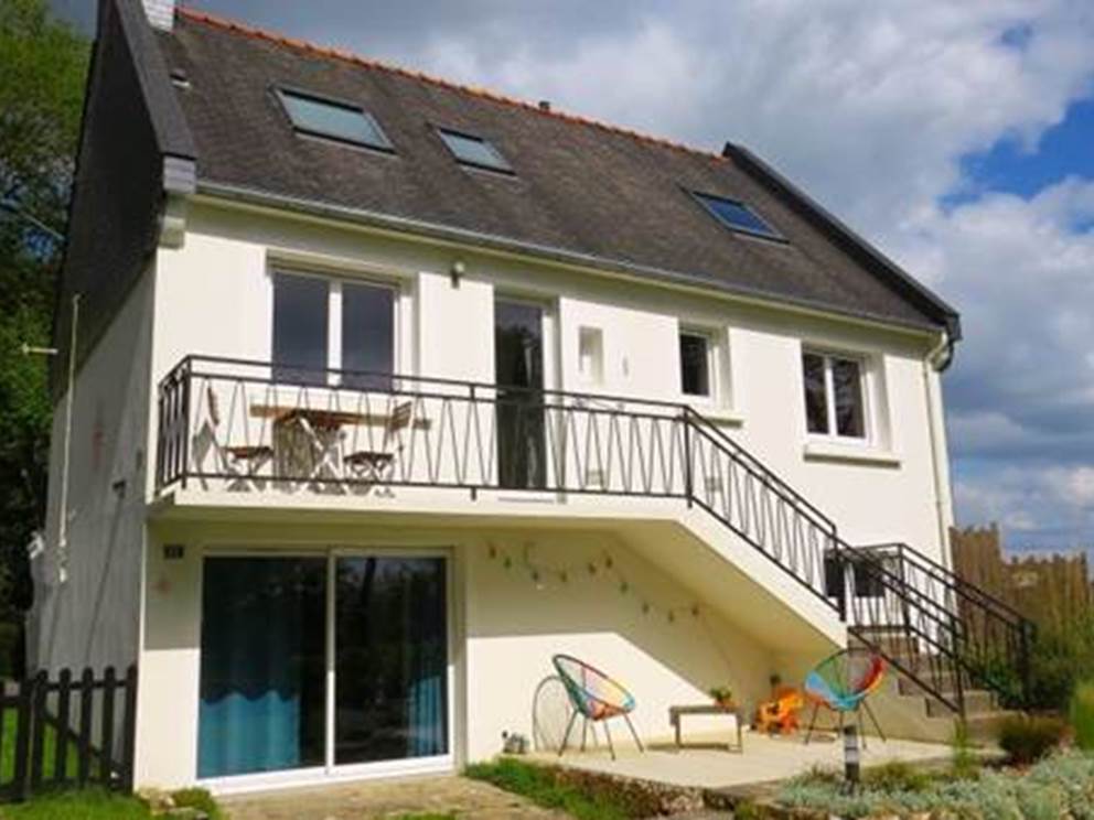 Maison de vacances pet friendly à Caurel – randonnées au départ de la location