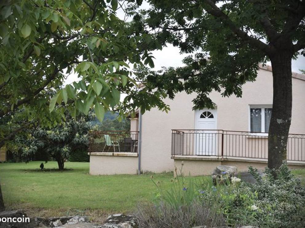 gîte tournesols ombre bleue du figuier gîtes et chambres d'hôtes avec piscine ardèche