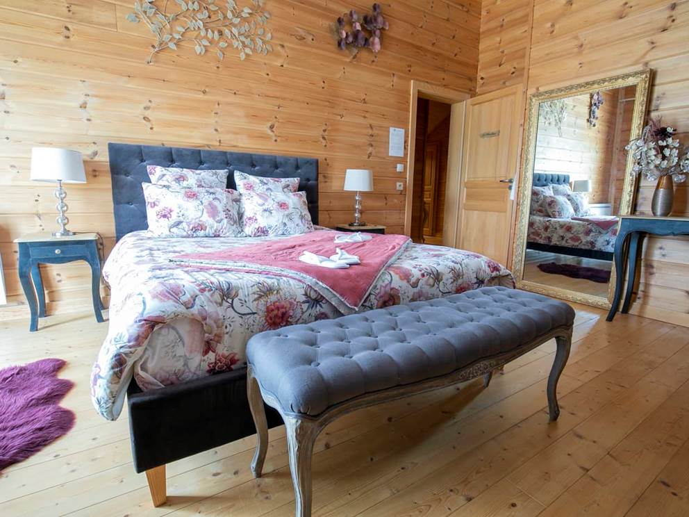 Chambre à l'étage,  Chambres d'hôtes piscine, Chambres d'hôtes , Sancerre