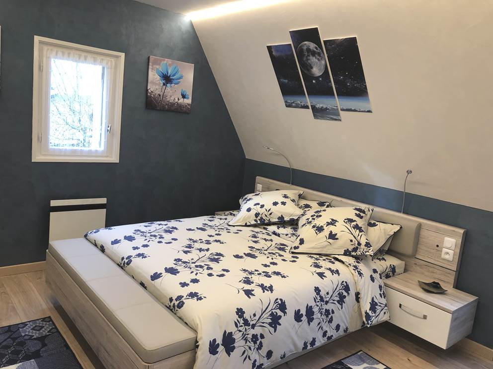 la chambre avec lit double