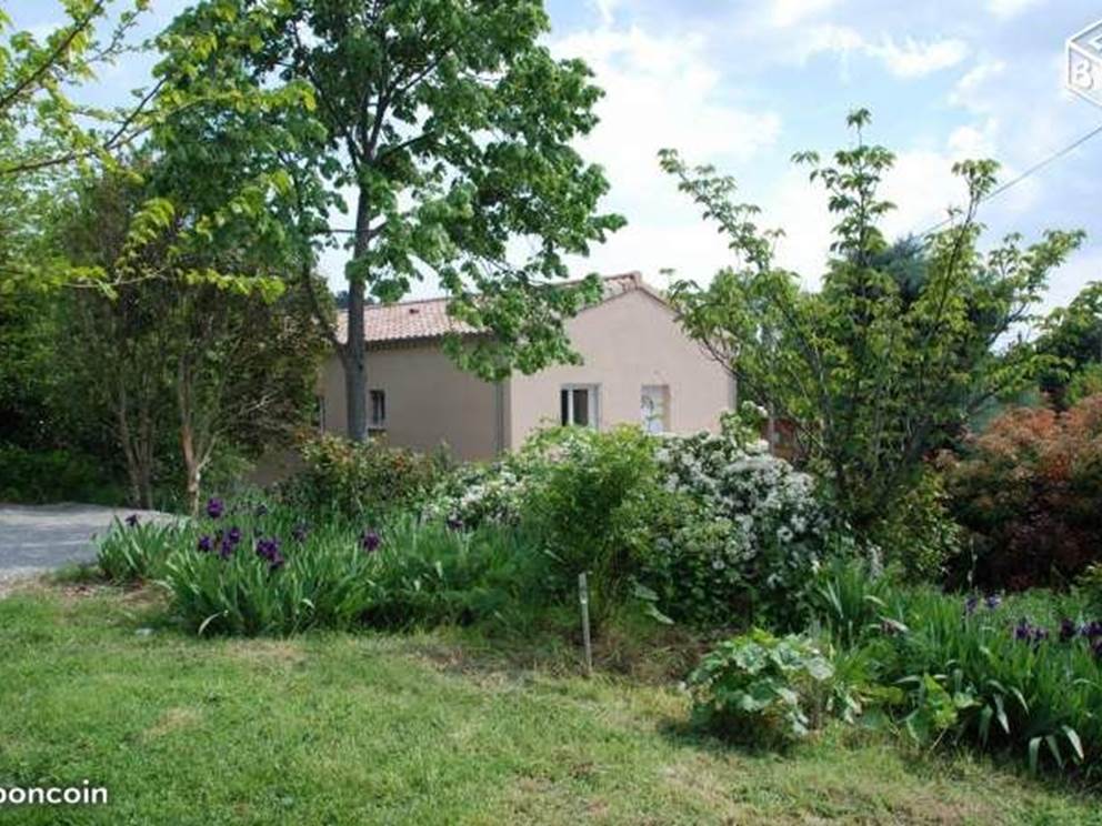 gîte Cerisiers ombre bleue du figuier gîtes et chambres d'hôtes avec piscine ardèche